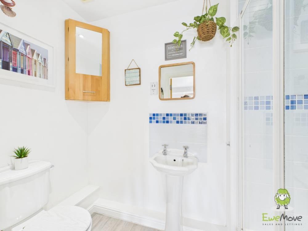 Ensuite Emily Dimelow Ewemove Whitchurchand Nantwich