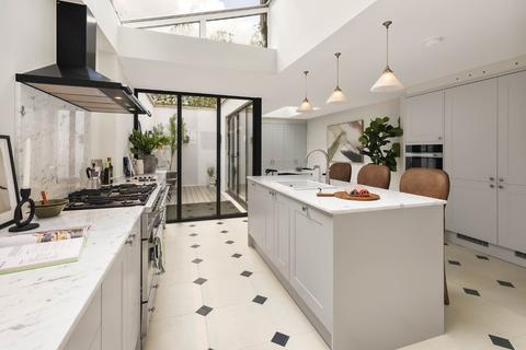 undefined, Victoria Gardens, Notting Hill, London