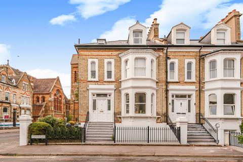 1 bedroom flat for sale, North Road, Surbiton, Surrey