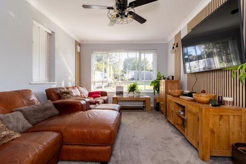 1 bedroom apartment for sale, Bond Road, Warlingham