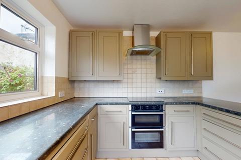 3 bedroom terraced house to rent, Ouseley Close, Marston