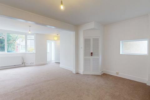 3 bedroom terraced house to rent, Ouseley Close, Marston