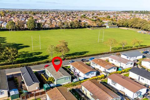 2 bedroom mobile home for sale, Bedford Road, Rushden NN10