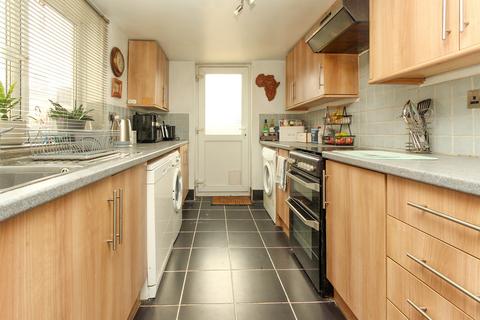 3 bedroom terraced house for sale, Newcomen Road, Wellingborough NN8
