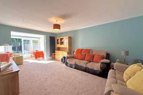 undefined, Upper Stratton, Swindon SN2