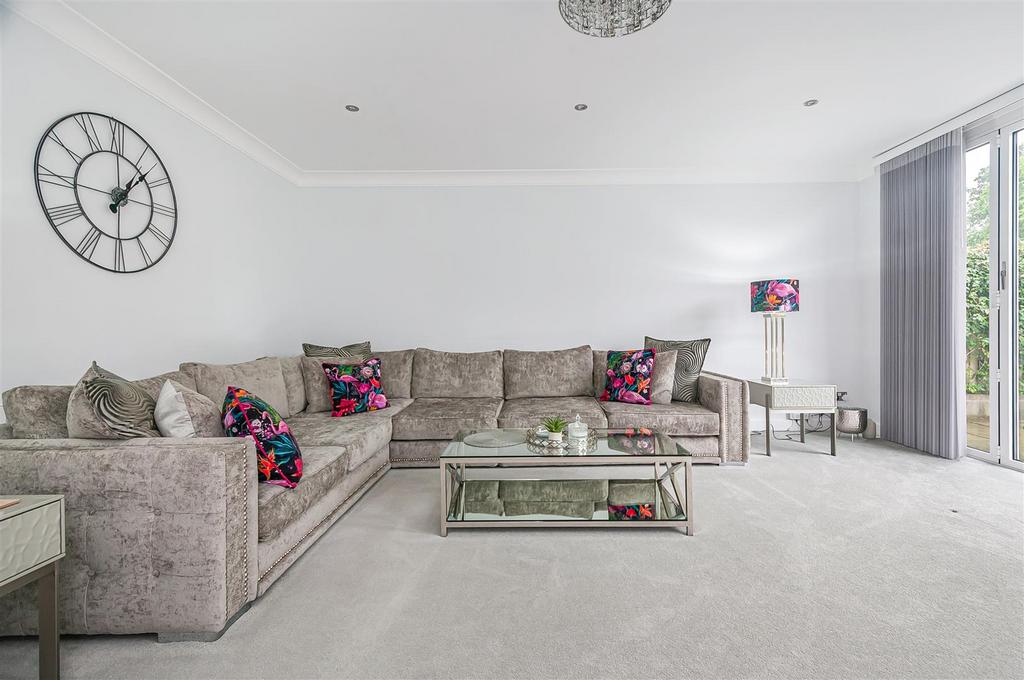 22 Croft Drive18.jpg