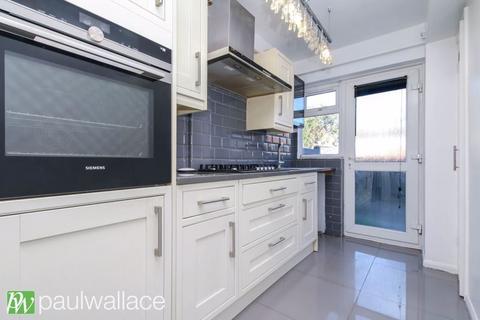 1 bedroom ground floor maisonette for sale, Barclay Court, Hoddesdon