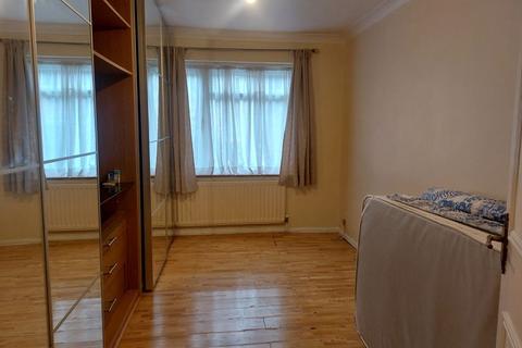 1 bedroom apartment to rent, Mill Road, Epsom