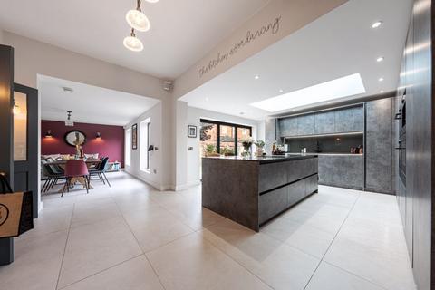 undefined, Golf Open 2026 - Crescent Road, Birkdale - Sleeps 9 (walking distance to golf)