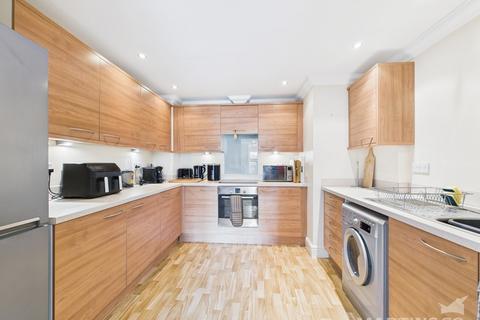 undefined, Victoria Place, Victoria Drive