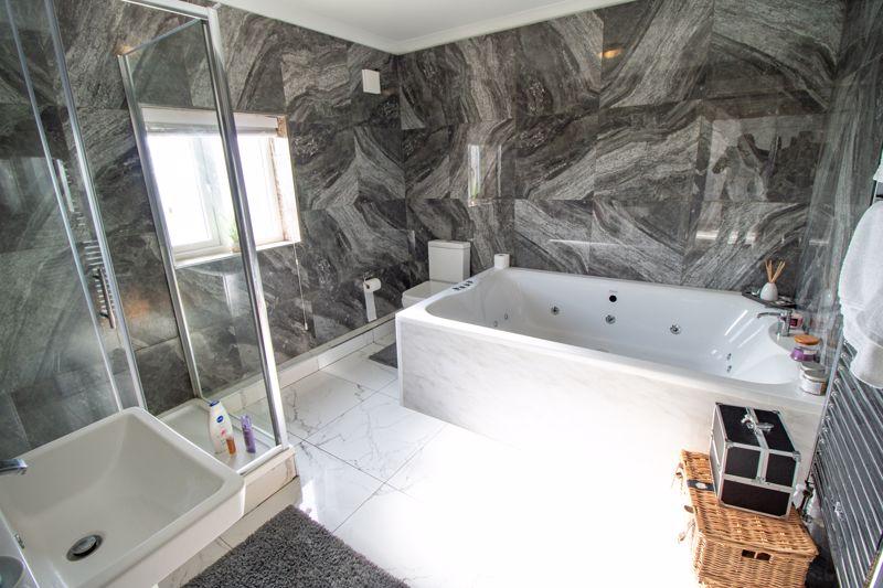En-suite to the...