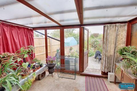 1 Larkspur, Trowbridge, BA14 7LS