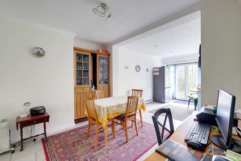 61 Lodge Crescent, Orpington, BR6 0QE