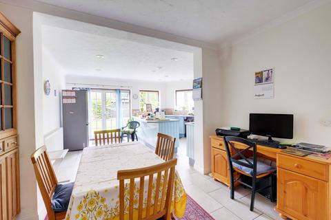 61 Lodge Crescent, Orpington, BR6 0QE