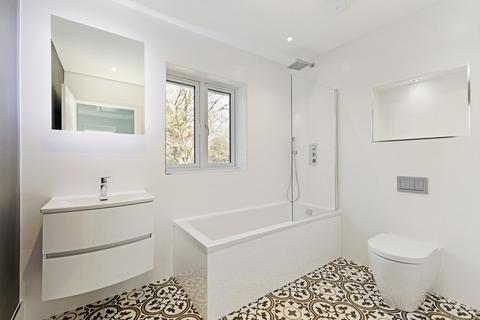 Glenbrook Eridge Road, Crowborough, TN6 2SR