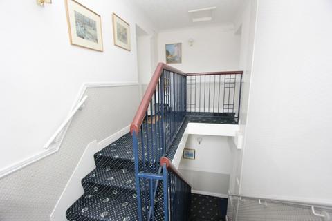 undefined, Glenville Gate, Busby G76