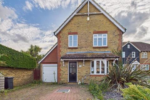 4 bedroom detached house for sale - Grandsire Gardens, Rochester