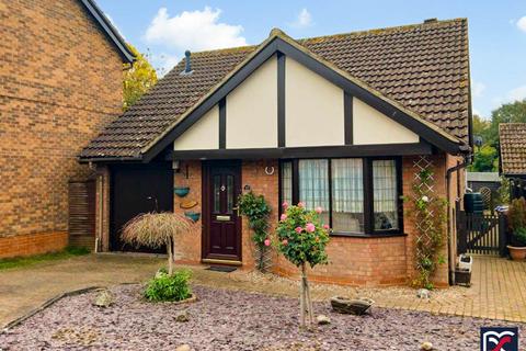 2 bedroom detached bungalow for sale, Stuart Close, Northampton NN4