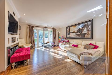 4 bedroom semi-detached house for sale, Lechmere Avenue, Chigwell IG7
