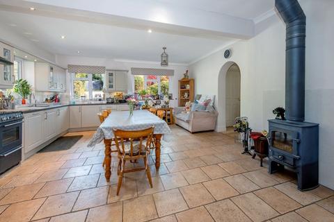 undefined, Taunton TA2