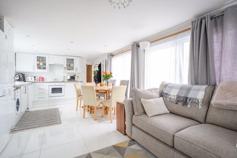 undefined, Weybridge Park Estate, Addlestone KT15