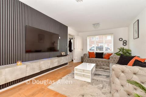 3 bedroom terraced house for sale, Rosen Crescent, Brentwood CM13