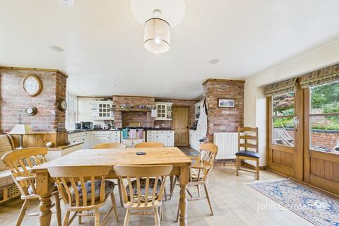 undefined, Home Farm Court, Ingestre