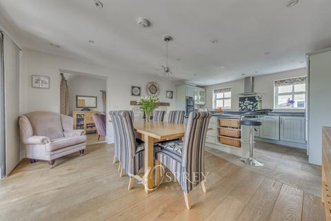 3 bedroom detached house for sale, Church Street, Oakham LE15