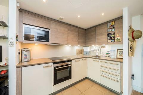 1 bedroom flat for sale, St. George Wharf, London SW8