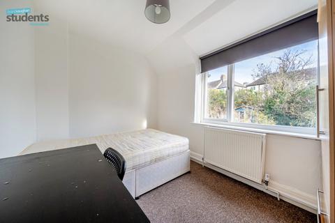 5 bedroom semi-detached house to rent, Nyetimber Hill, East Sussex BN2
