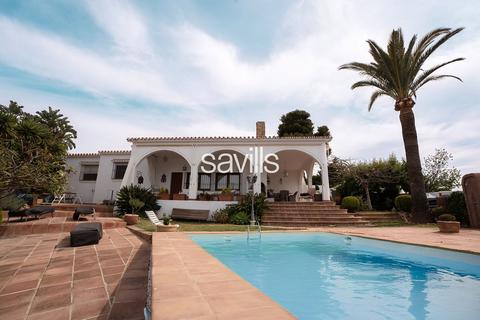 4 bedroom house, Chalet Independiente In Caleta de Vélez, Málaga