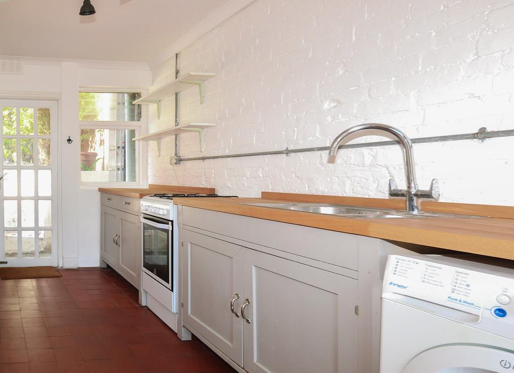 Kitchen 2-2