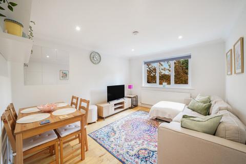 1 bedroom apartment to rent, Sunbury Court Mews, Surrey