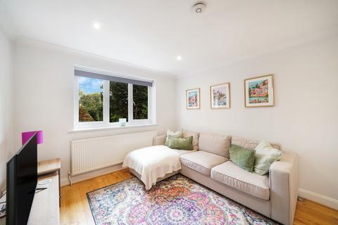 1 bedroom apartment to rent, Sunbury Court Mews, Surrey