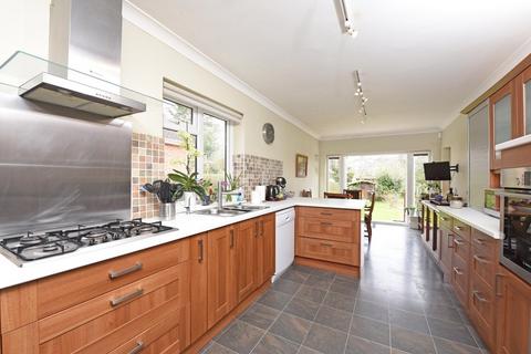 undefined, Coronation Rd, Yateley GU46