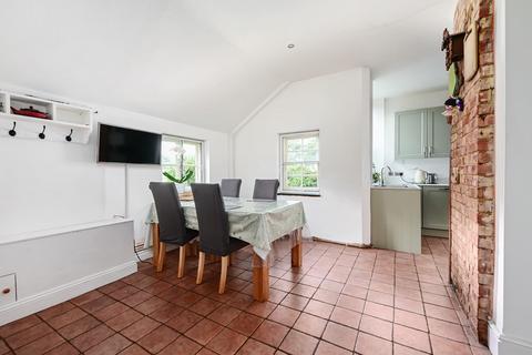 undefined, Silver Glades, Yateley GU46