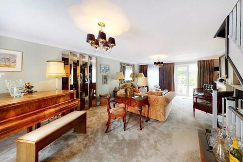 undefined, Lockesfield Place, Docklands, London E14