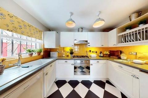 undefined, Lockesfield Place, Docklands, London E14