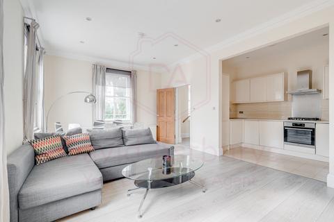 3 bedroom maisonette to rent, Caledonian Road, Islington, London