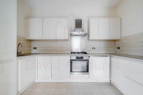 3 bedroom maisonette to rent, Caledonian Road, Islington, London