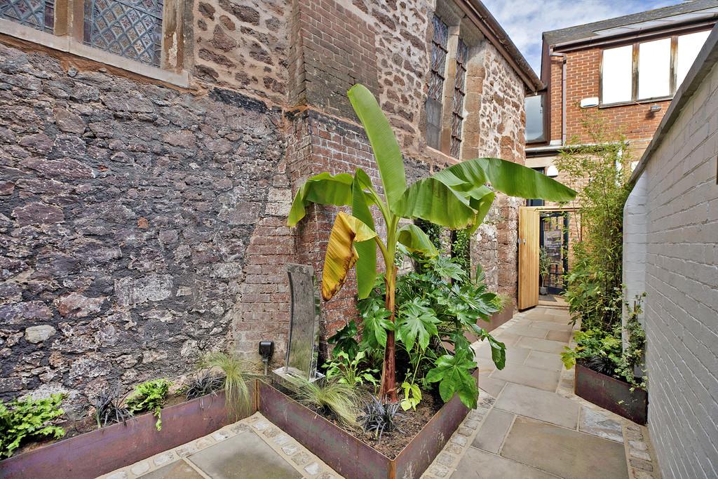 Mols House202418 Catherine St (98)98