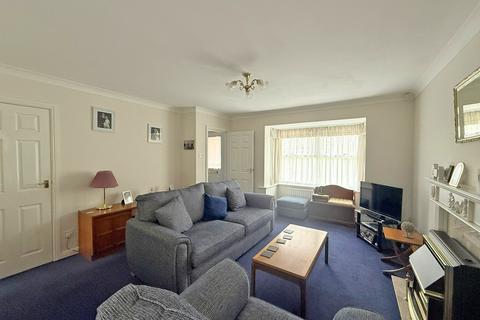 4 bedroom detached house for sale, Newby Farm Crescent, Scarborough YO12