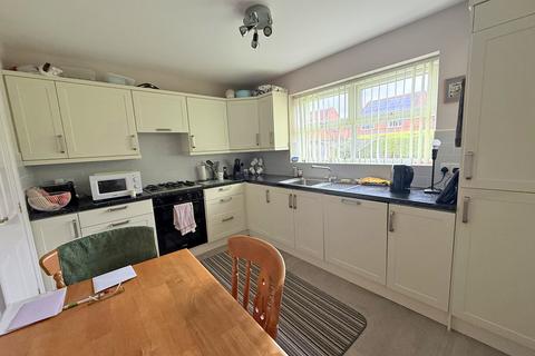 4 bedroom detached house for sale, Newby Farm Crescent, Scarborough YO12