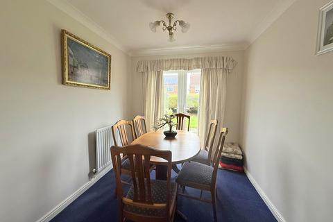 4 bedroom detached house for sale, Newby Farm Crescent, Scarborough YO12