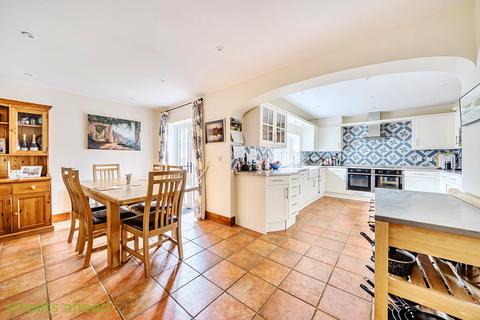 4 bedroom end of terrace house for sale, Nutfield Marsh Road, Nutfield, Redhill, Surrey, RH1