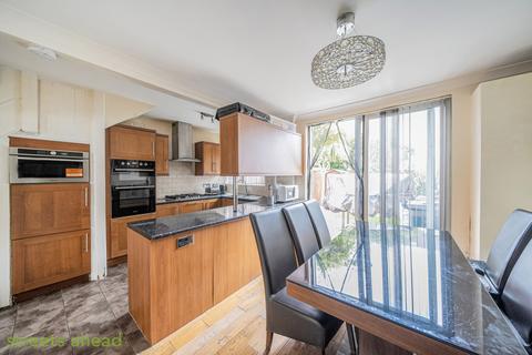 3 bedroom terraced house for sale, Warlingham Road, Thornton Heath, CR7