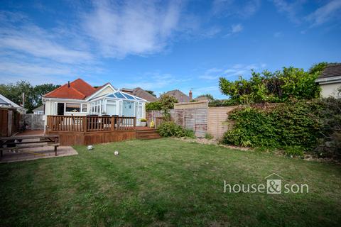 2 bedroom detached bungalow for sale, Throopside Avenue, Bournemouth