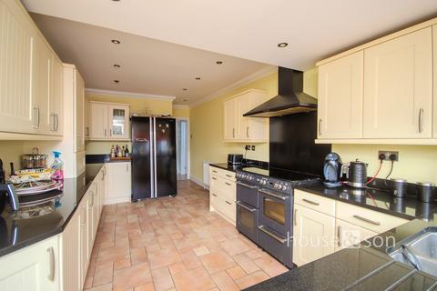 2 bedroom detached bungalow for sale, Throopside Avenue, Bournemouth