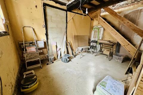 3 bedroom cottage for sale, High Street, Highworth SN6