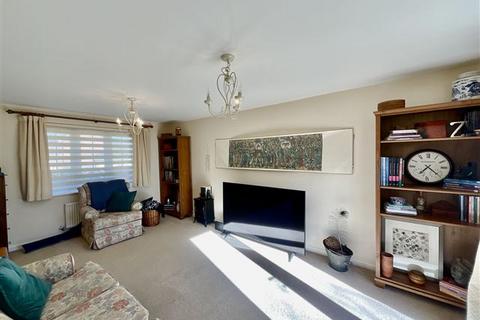3 bedroom detached house for sale, Moorhouse Drive, Thurcroft, Rotherham, Rotherham, S66 9BF